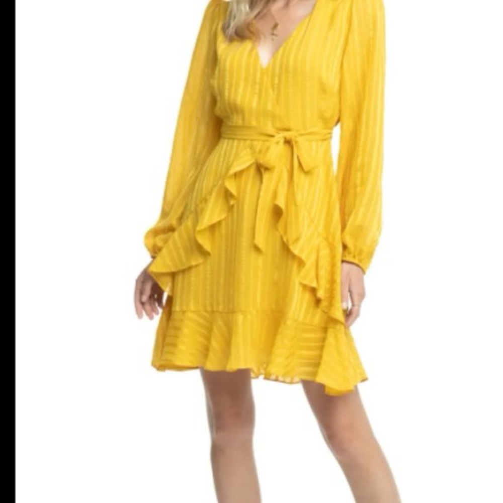 ASTR the Label Gold / Yellow Ruffled Women's Dress